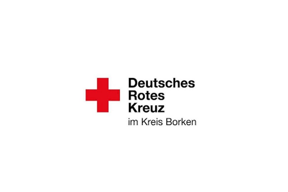 Rotes Kreuz-Logo. Rotes Kreuz-Logo auf weißem Hintergrund, symbolisiert humanitäre Hilfe und medizinische Unterstützung.